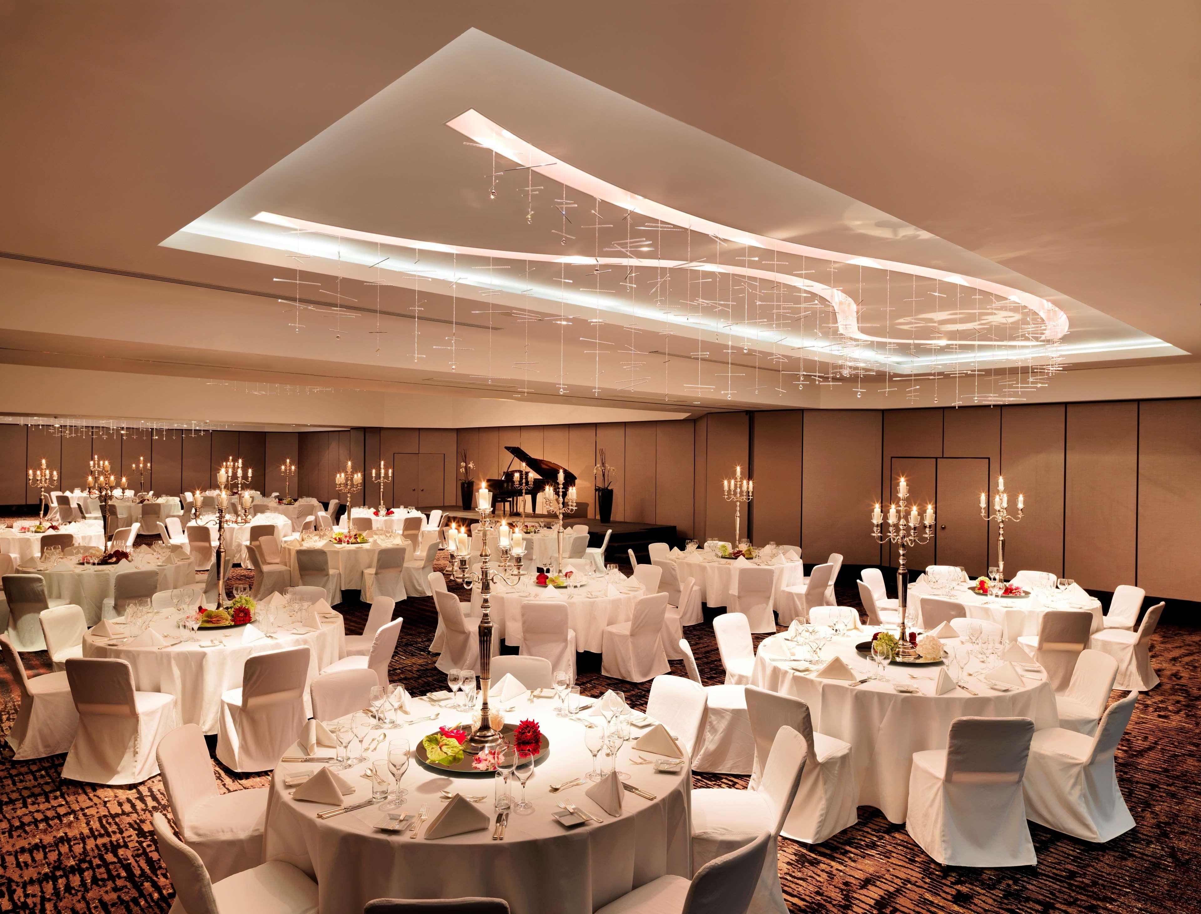 Hotel Hyatt Regency Koeln Restaurante foto The ballroom