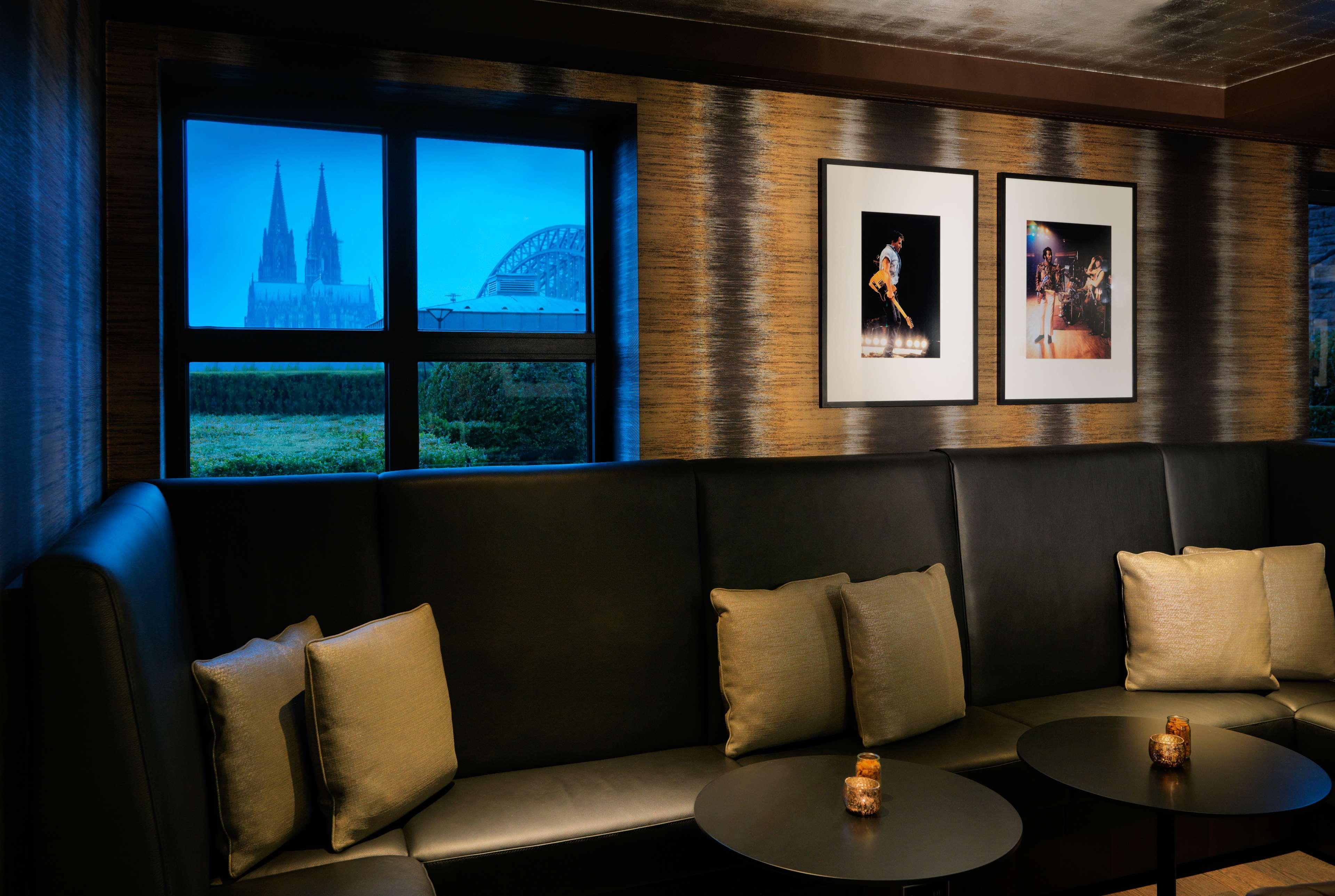 Hotel Hyatt Regency Koeln Exterior foto The Club at Newark Airport