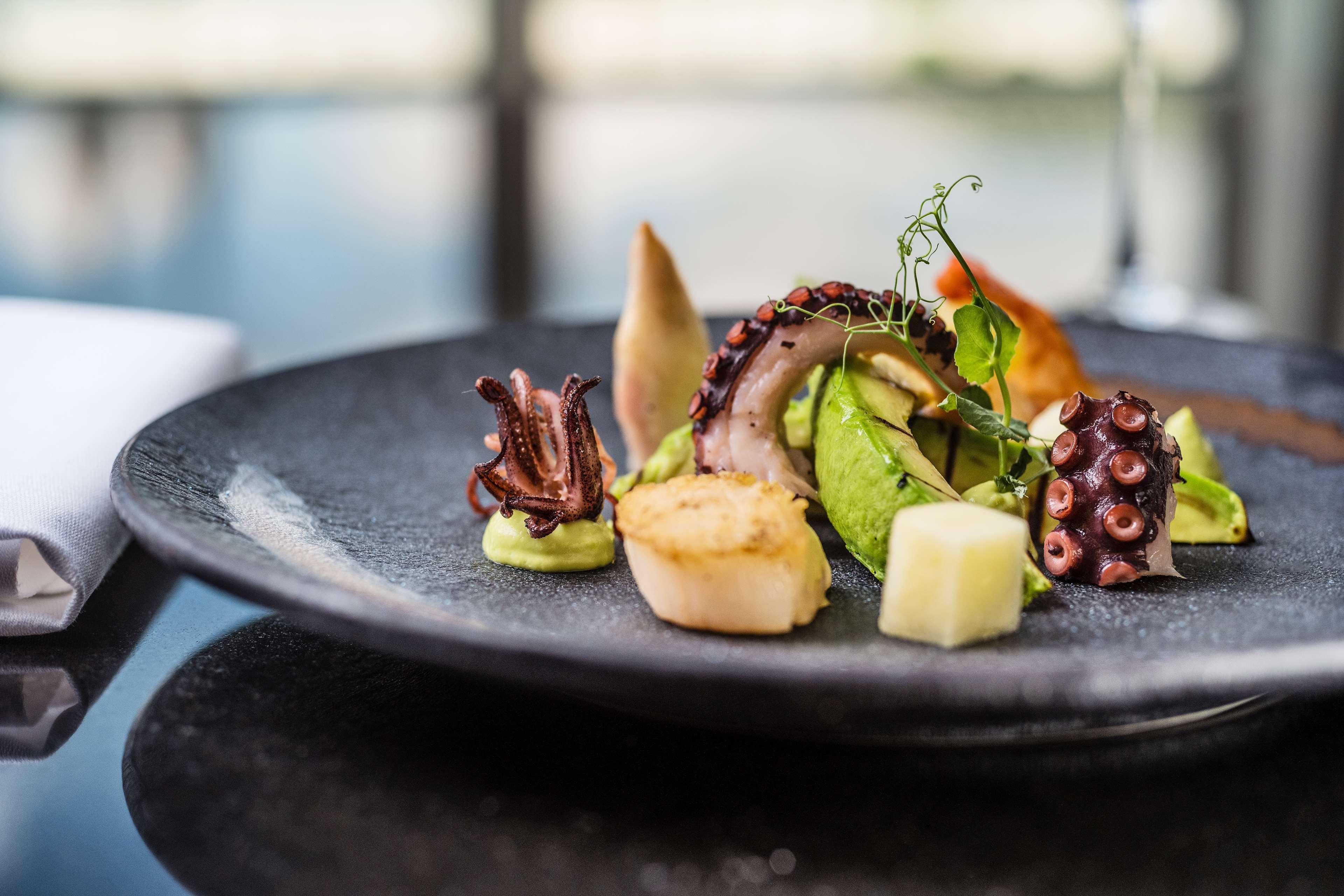 Hotel Hyatt Regency Koeln Exterior foto Octopus salad