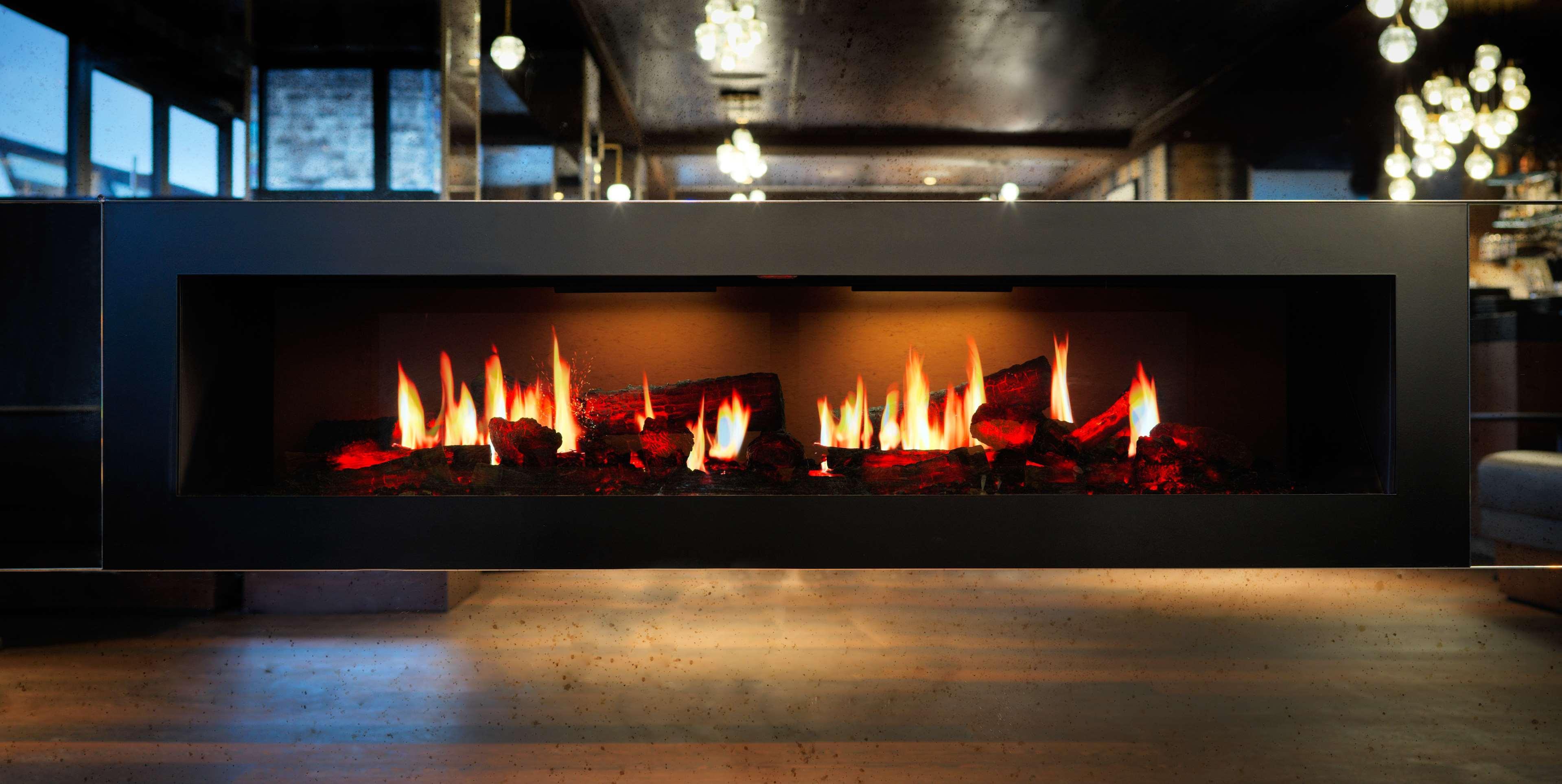Hotel Hyatt Regency Koeln Exterior foto A fireplace