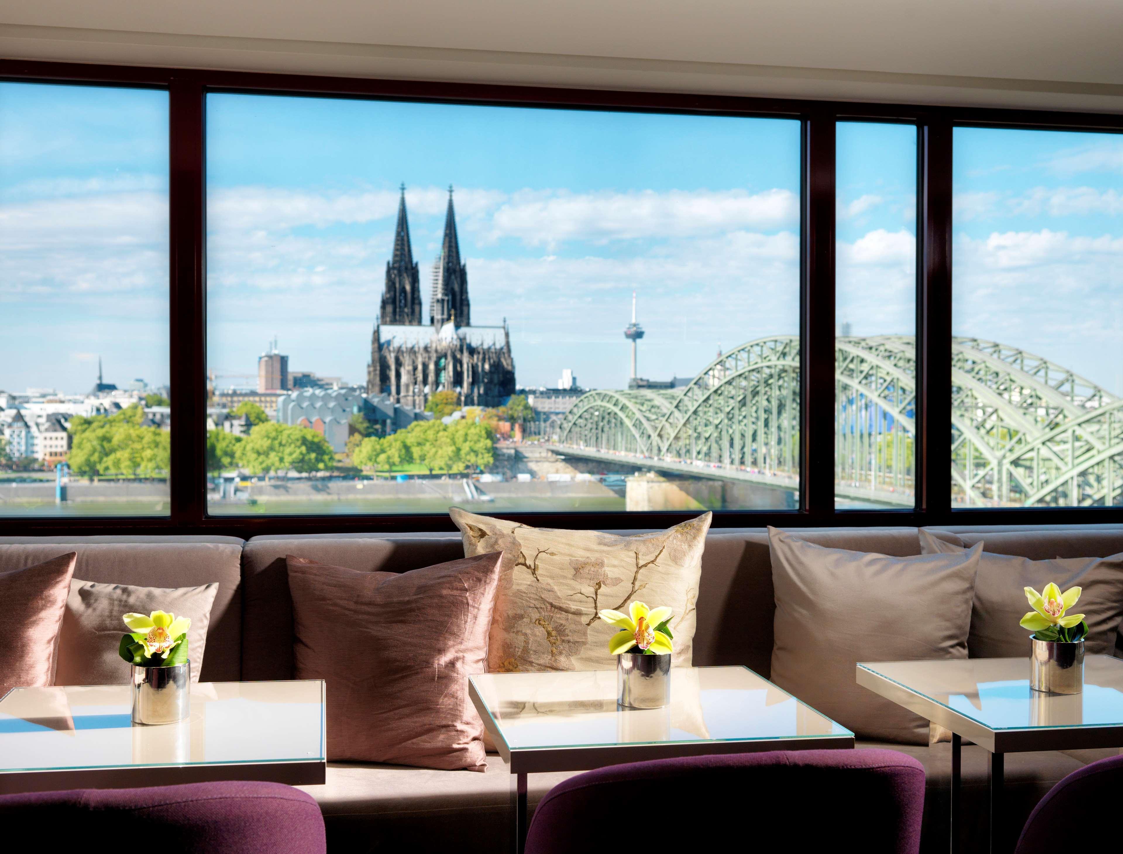 Hotel Hyatt Regency Koeln Exterior foto Skyline Bar