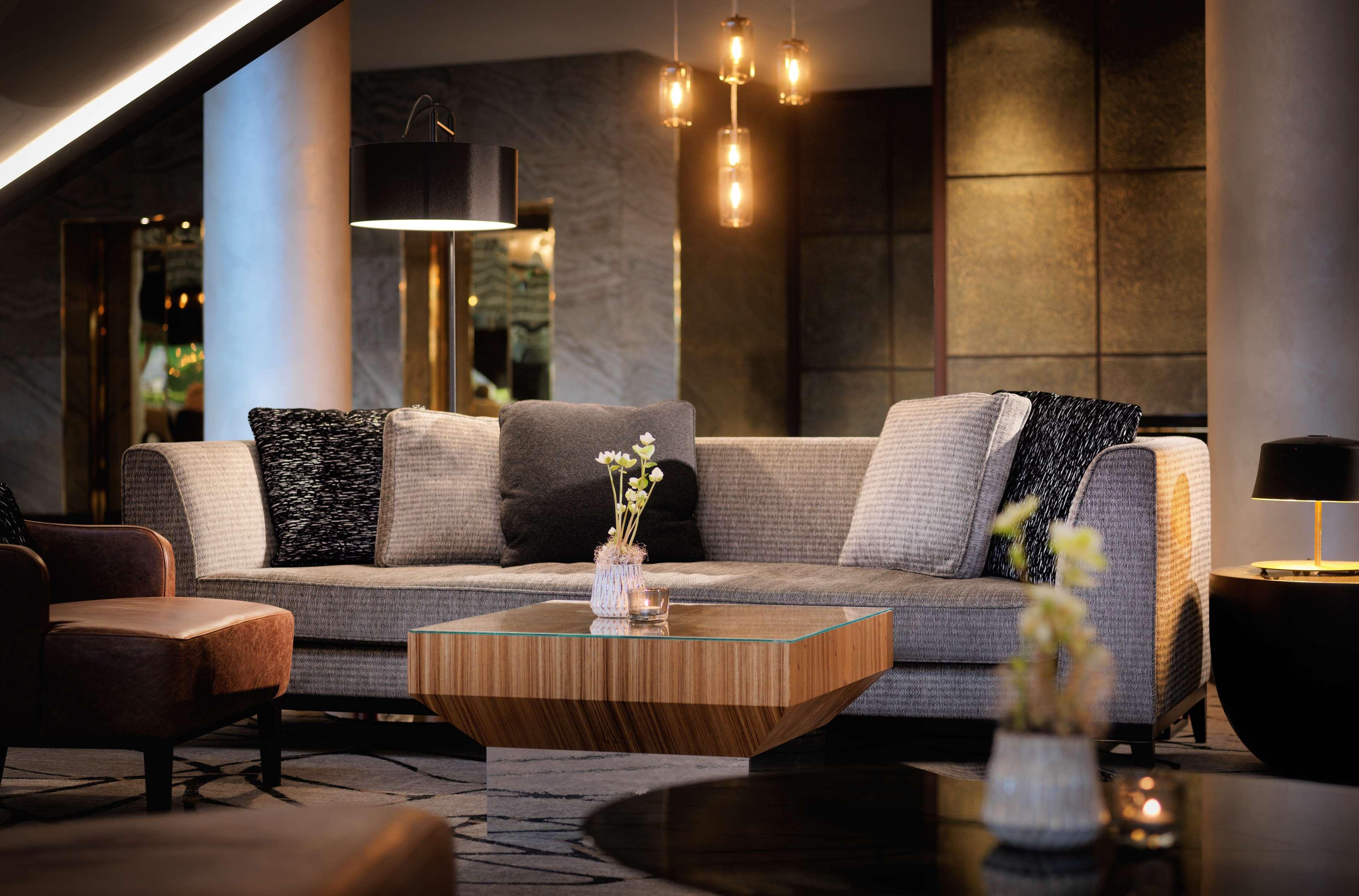 Hotel Hyatt Regency Koeln Exterior foto The lobby